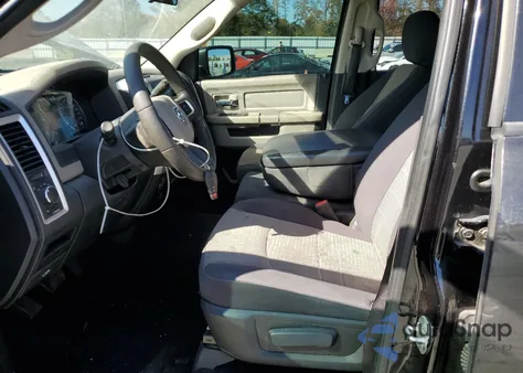 2010 Dodge Ram 1500 z USA, uszkodzony, nr VIN 1D7RB1GP9AS250729